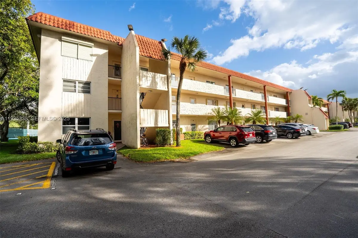 150 S Hollybrook Ter #208, Pembroke Pines, FL 33025 - Image #1