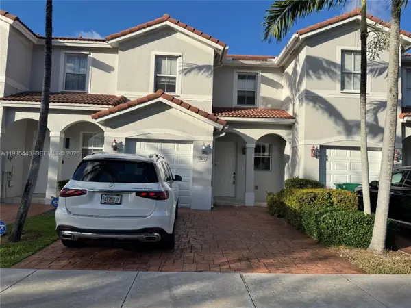 1027 NE 207th St #1027, Miami, FL 33179