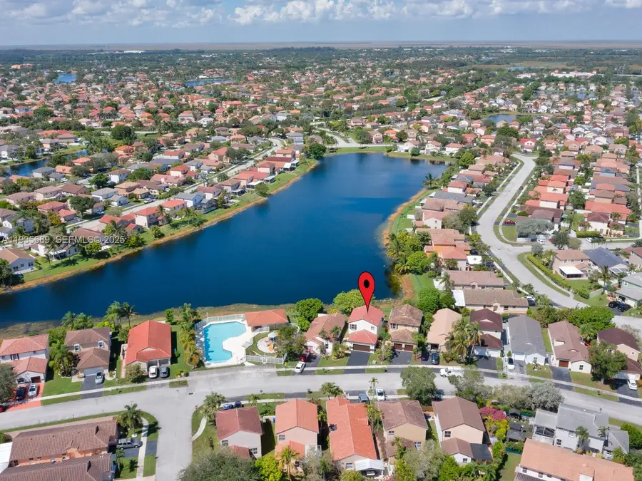 2130 NW 184th Way, Pembroke Pines, FL 33029 - Image #2