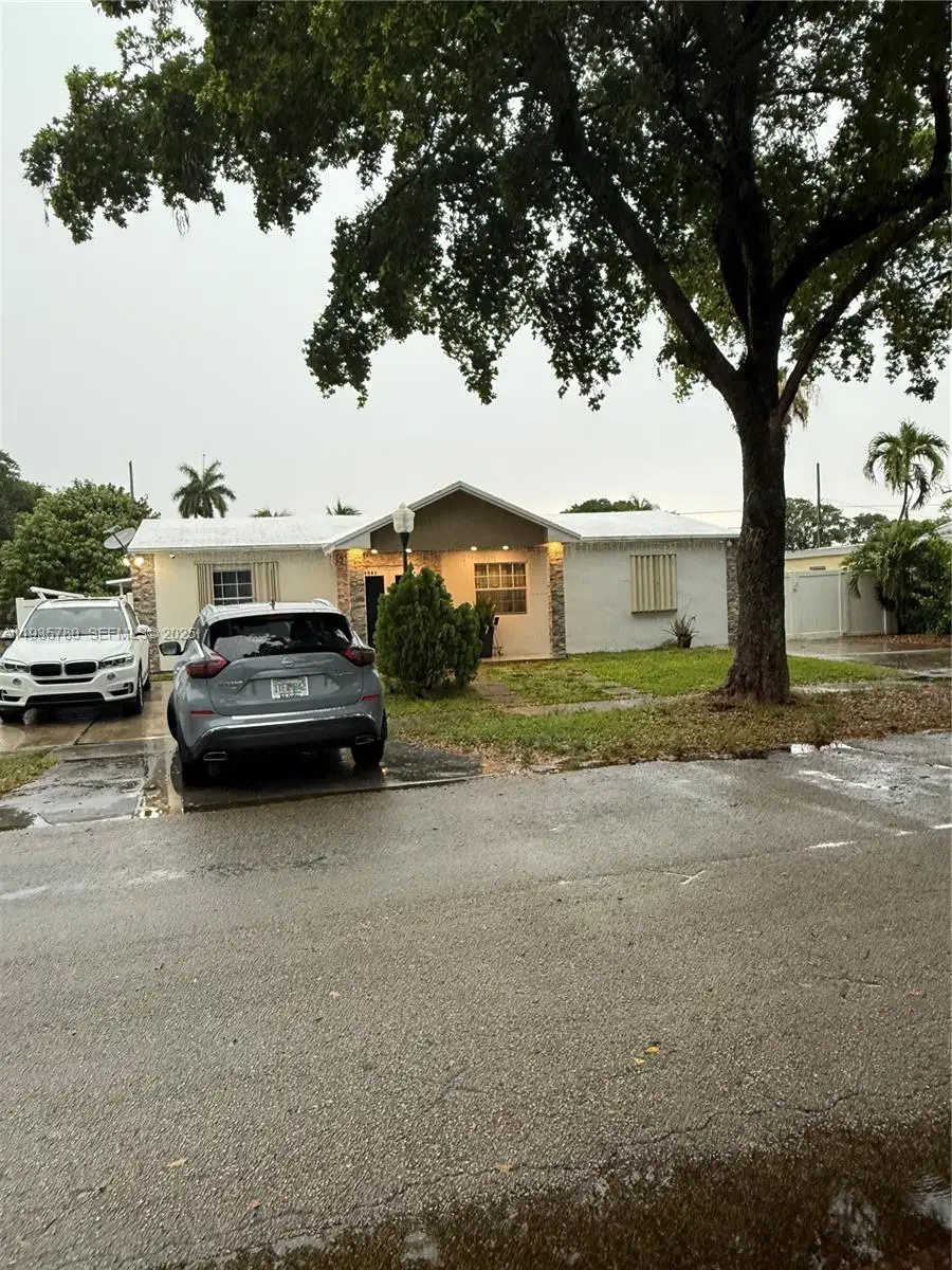 1031 NE 142nd St, North Miami, FL 33161 - Image #1