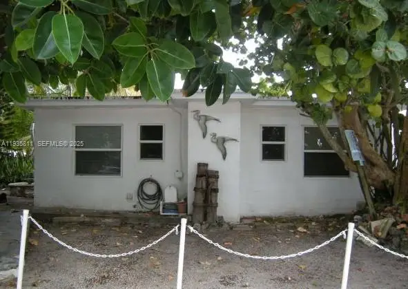 310 Desoto St, Hollywood, FL 33019 - Image #2