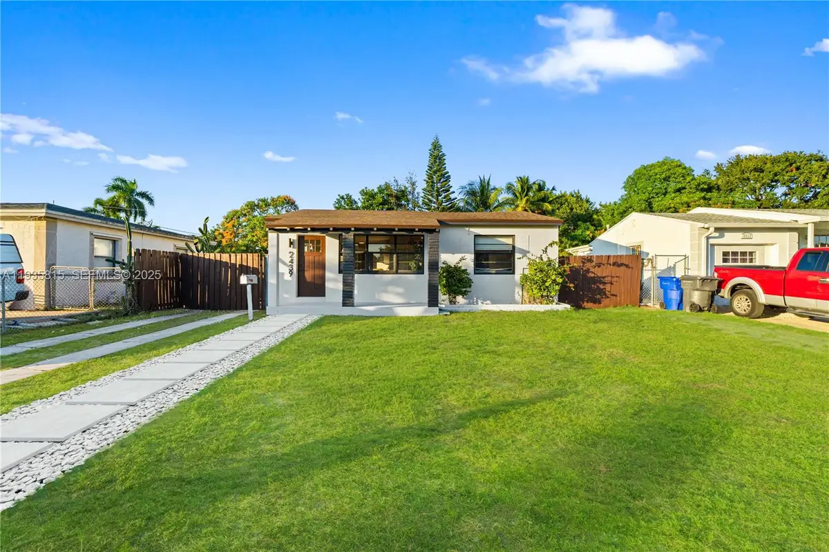 2439 Rodman St, Hollywood, FL 33020 - Image #1