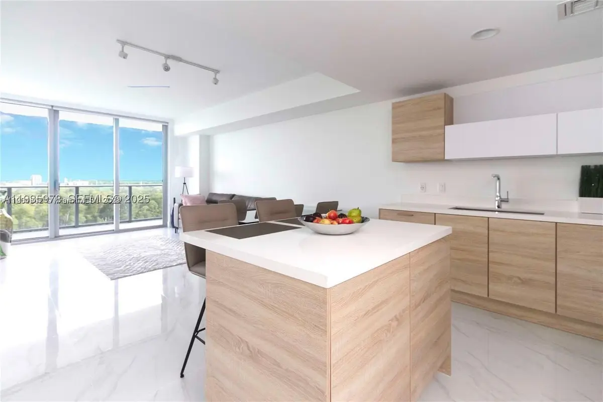 16385 Biscayne Blvd #719, North Miami Beach, FL 33160 - #1