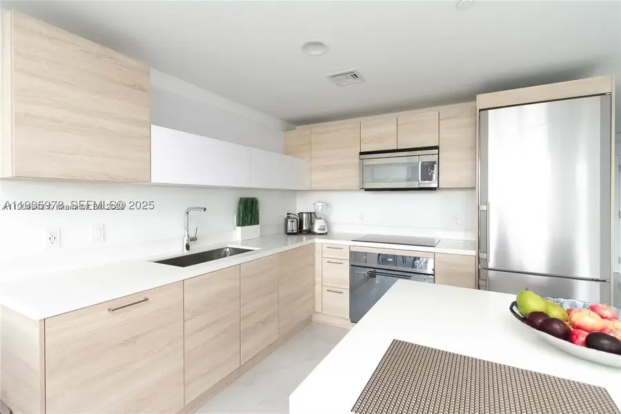 16385 Biscayne Blvd #719, North Miami Beach, FL 33160 - #2