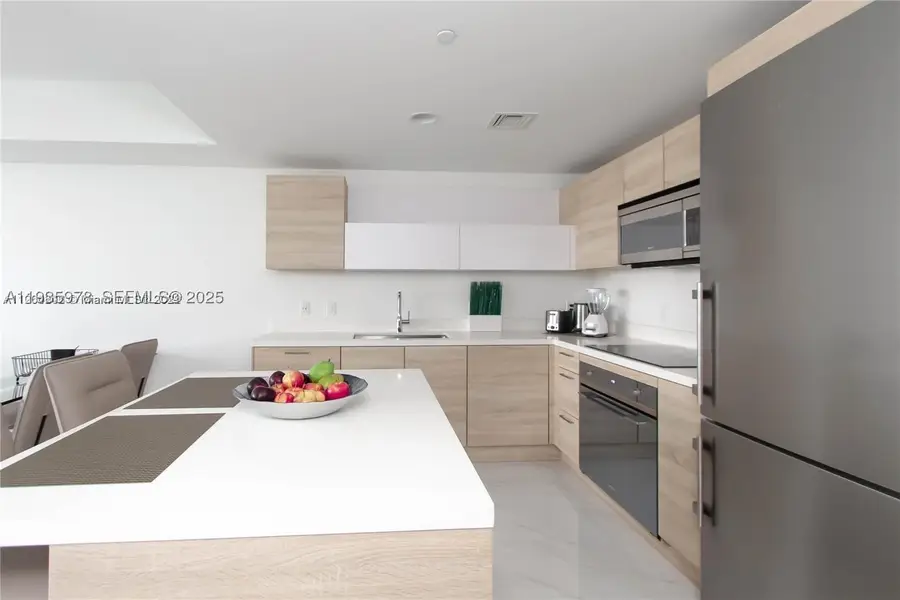 16385 Biscayne Blvd #719, North Miami Beach, FL 33160 - #3