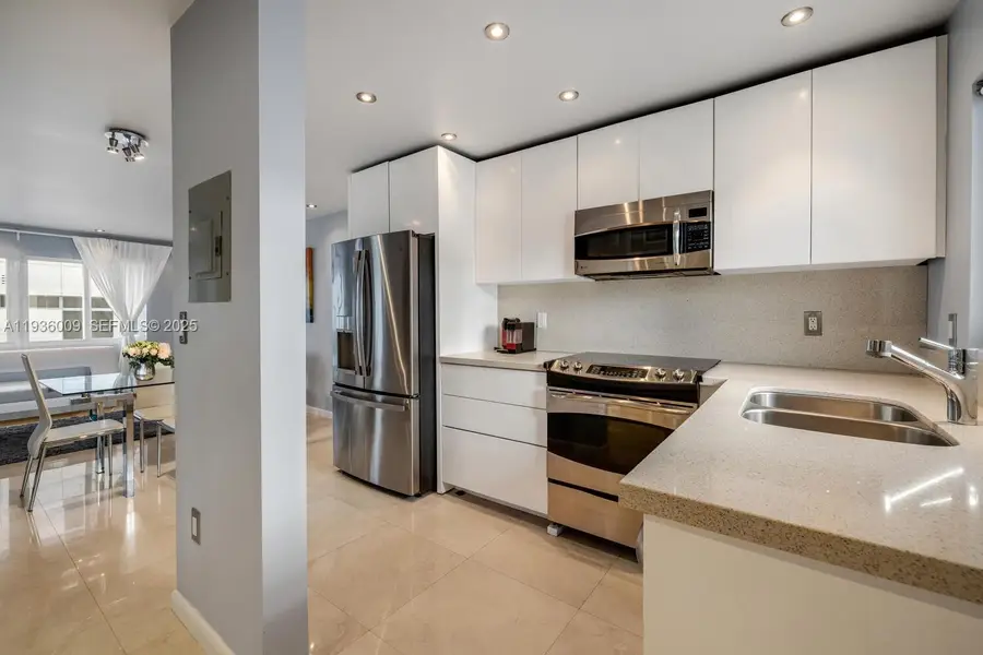 325 Ocean Dr #409, Miami Beach, FL 33139 - Image #3
