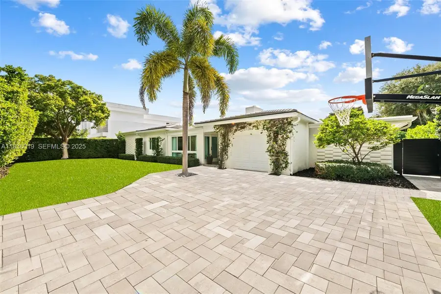 2728 NE 19th St, Fort Lauderdale, FL 33305 - Image #2