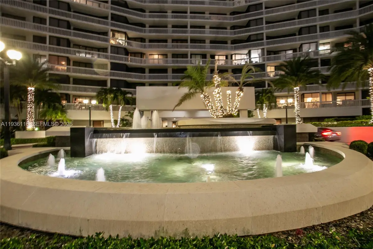 1000 W Island Blvd #2906, Aventura, FL 33160 - Image #1