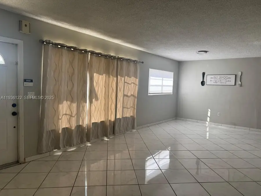 451 W 30th Pl, Hialeah, FL 33012 - Image #3