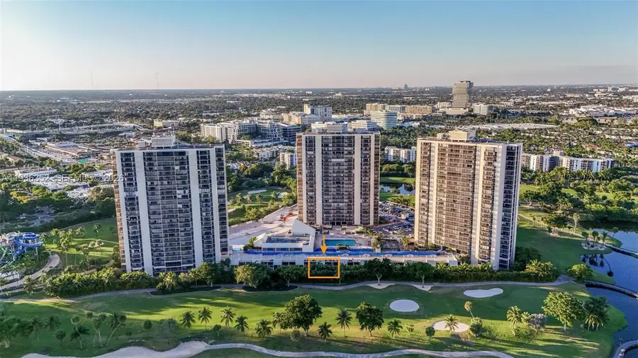 20347 W Country Club Dr #TH15, Aventura, FL 33180 - Image #2