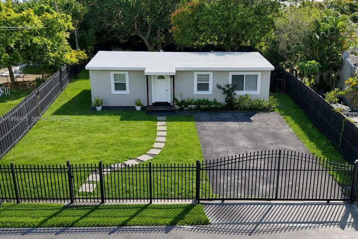 1032 NW 11th Pl, Fort Lauderdale, FL 33311 - Image #1