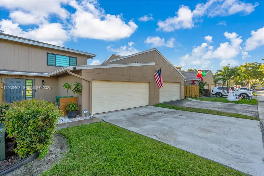 5124 S University Dr, Davie, FL 33328 - Image #2