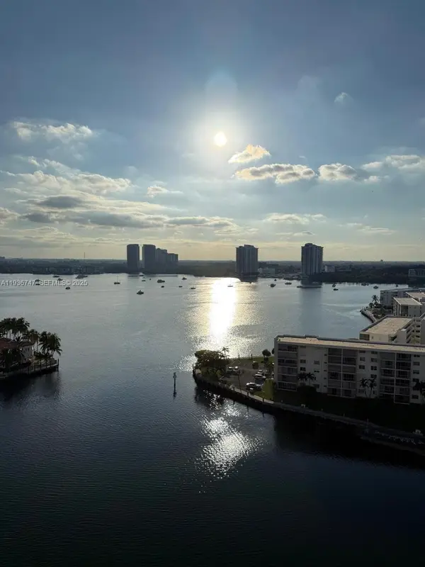 1000 W Island Blvd #1710, Aventura, FL 33160