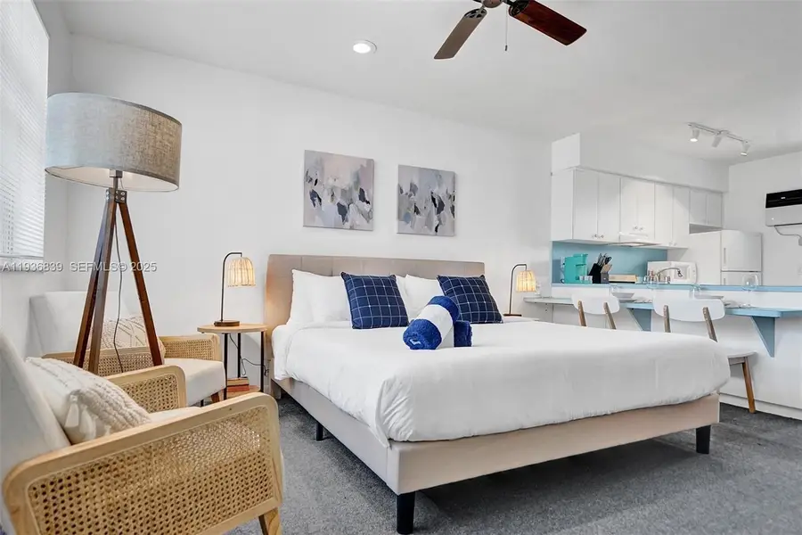 810 S Surf Rd, Hollywood, FL 33019 - Image #2