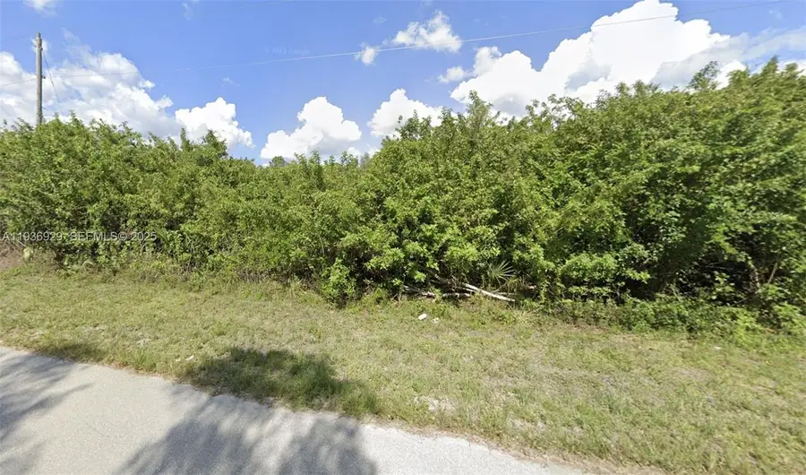 427 Parnell Ave, Lehigh Acres, FL 33974 - Image #2
