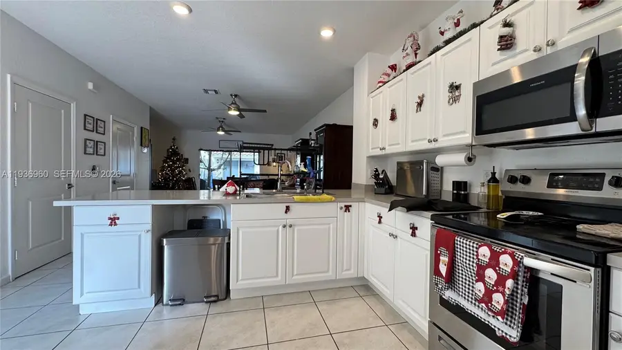 2805 NW 180th St, Miami Gardens, FL 33056 - Image #2