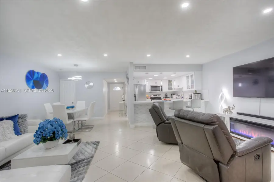 1925 W 72nd St, Hialeah, FL 33014 - Image #3