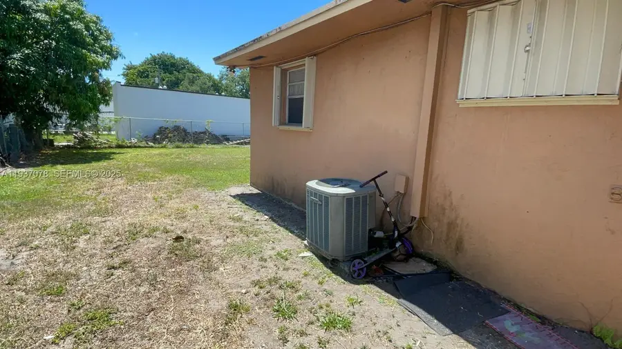 8201 NW 6th Ave, Miami, FL 33150 - Image #2