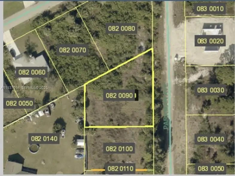 428 Parkman Ave, Lehigh Acres, FL 33974 - Image #1