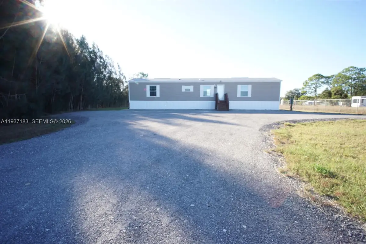 130 N Granja St, Clewiston, FL 33440 - Image #1