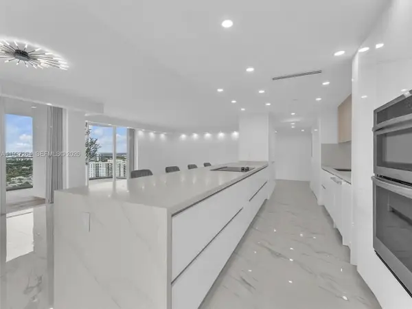 19707 Turnberry Way #25D, Aventura, FL 33180