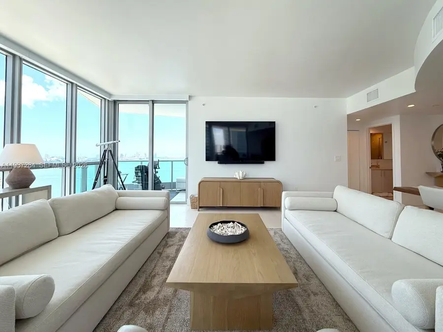 1331 Brickell Bay Dr #2002, Miami, FL 33131 - Image #2