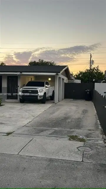 2041 NW 30th Way, Fort Lauderdale, FL 33311