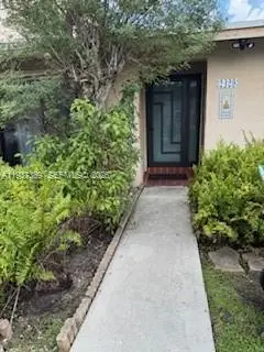 2429 SW 110th Ave, Miami, FL 33165 - Image #2