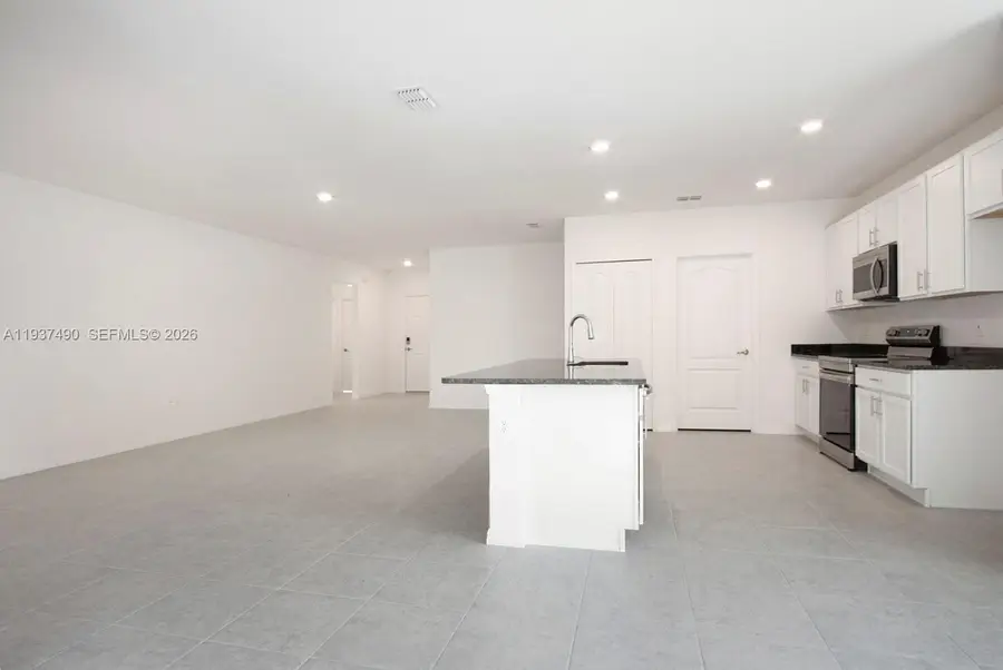 811 SE Seahouse Dr, Port Saint Lucie, FL 34983 - Image #3