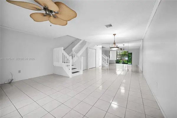 502 Westree Ln, Plantation, FL 33324