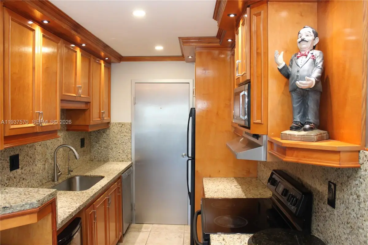 900 NE 18th Ave #801, Fort Lauderdale, FL 33304 - Image #1