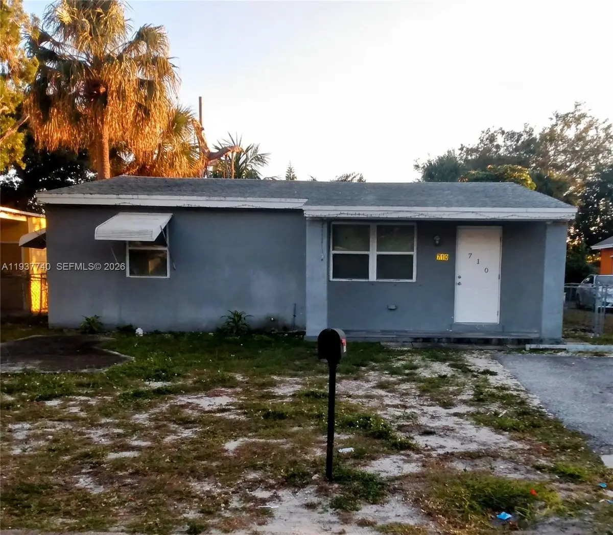 710 52nd St, West Palm Beach, FL 33407 - Image #1