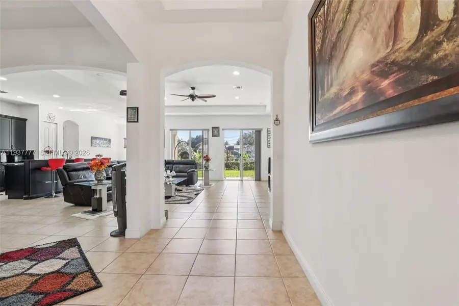 6432 SW 55th Pl, Davie, FL 33314 - Image #2