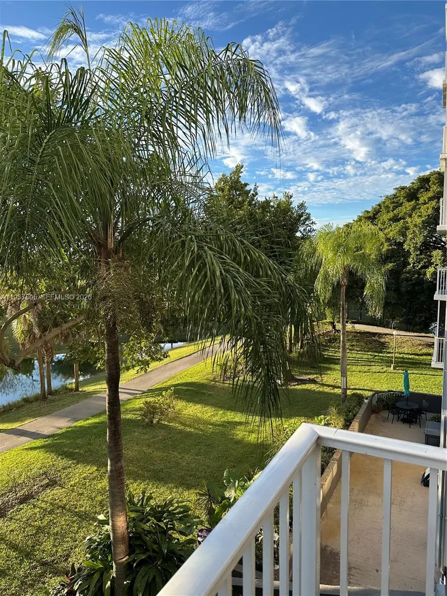 3850 Washington St #314, Hollywood, FL 33021 - Image #2