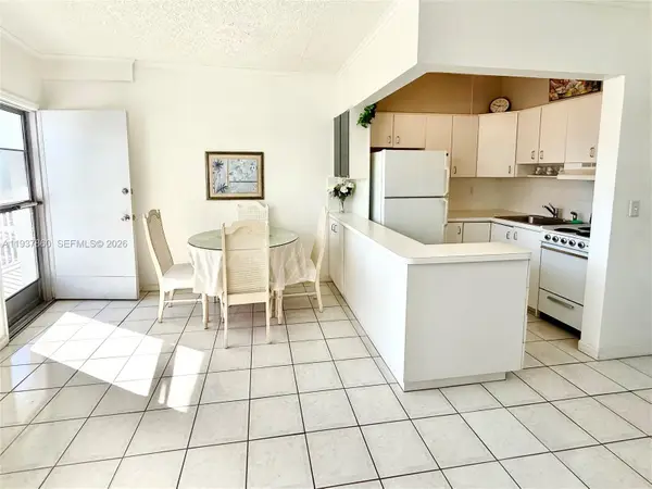 3177 S Ocean Dr #305, Hallandale Beach, FL 33009