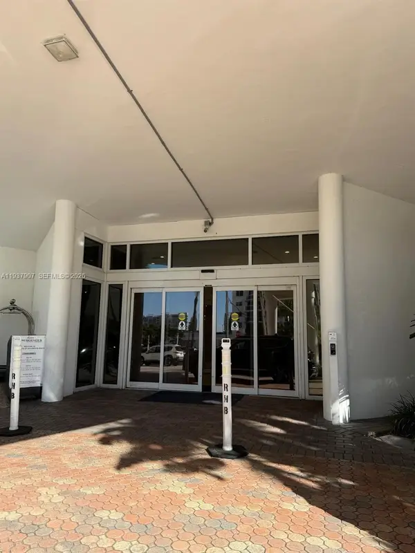 3001 S Ocean Dr #107, Hollywood, FL 33019