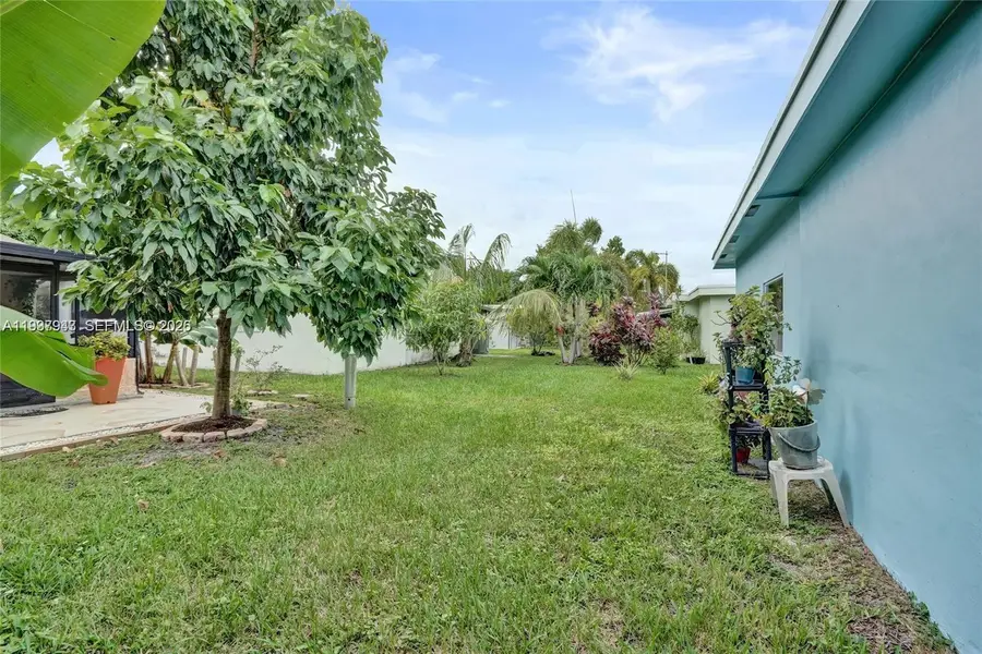 4914 NW 52nd Ct, Tamarac, FL 33319 - Image #2