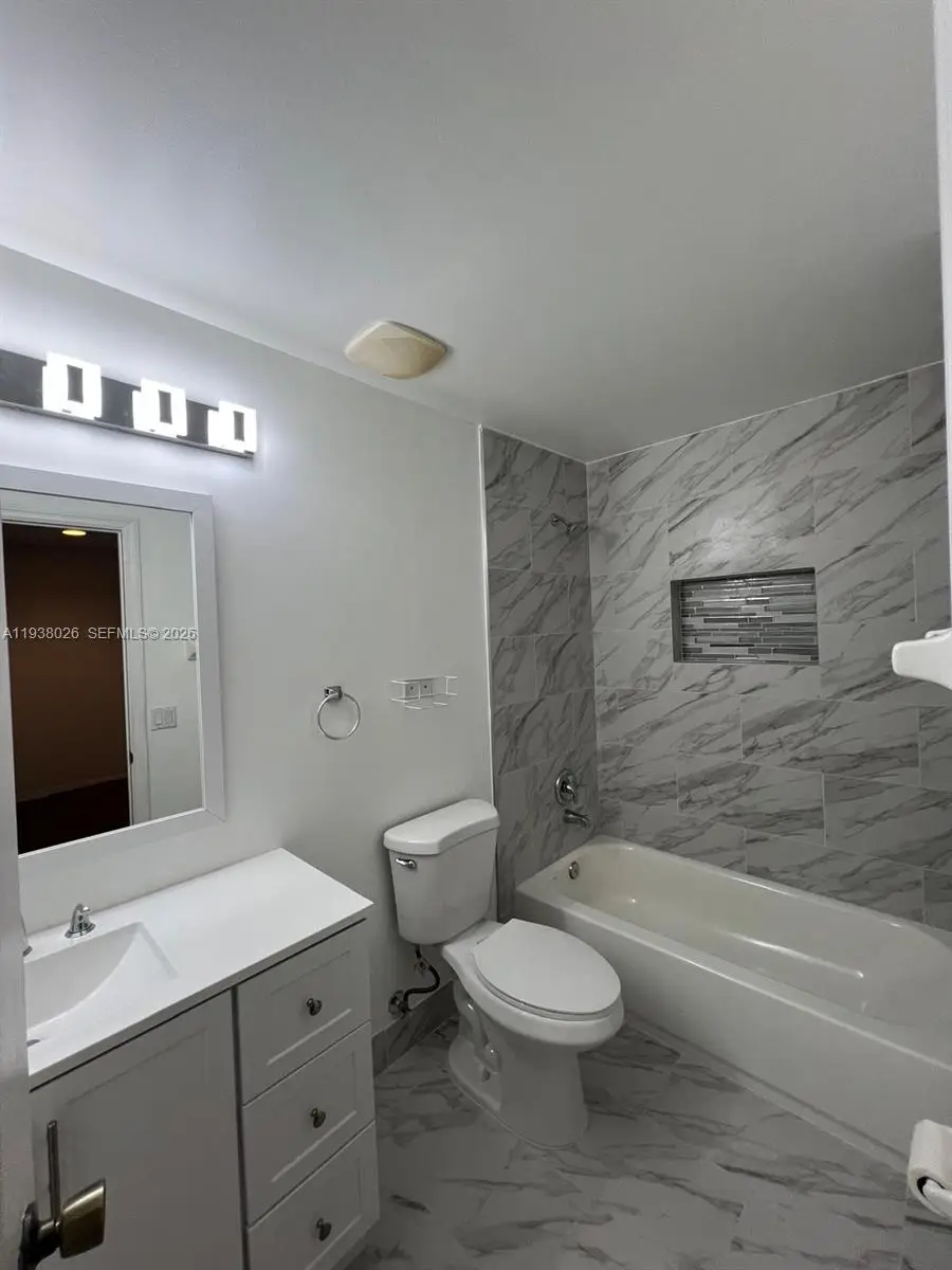 336 River Bluff Ln, Royal Palm Beach, FL 33411 - Image #1