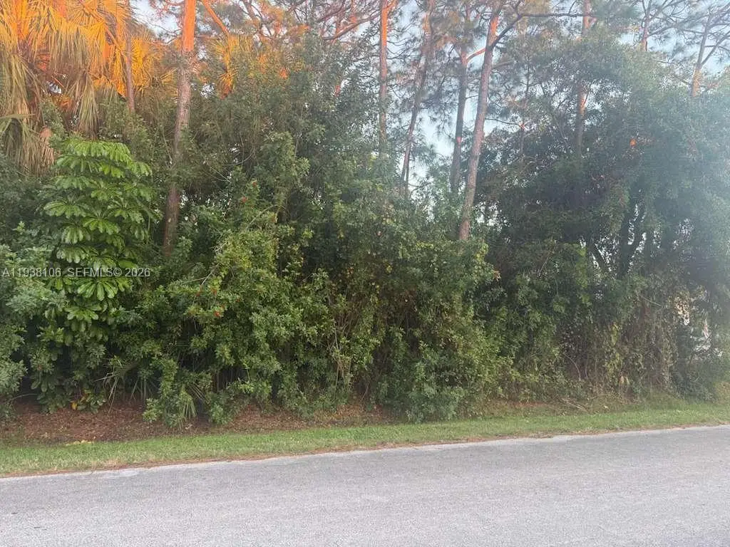 5200 Hickory Dr, Fort Pierce, FL 34982 - Image #1