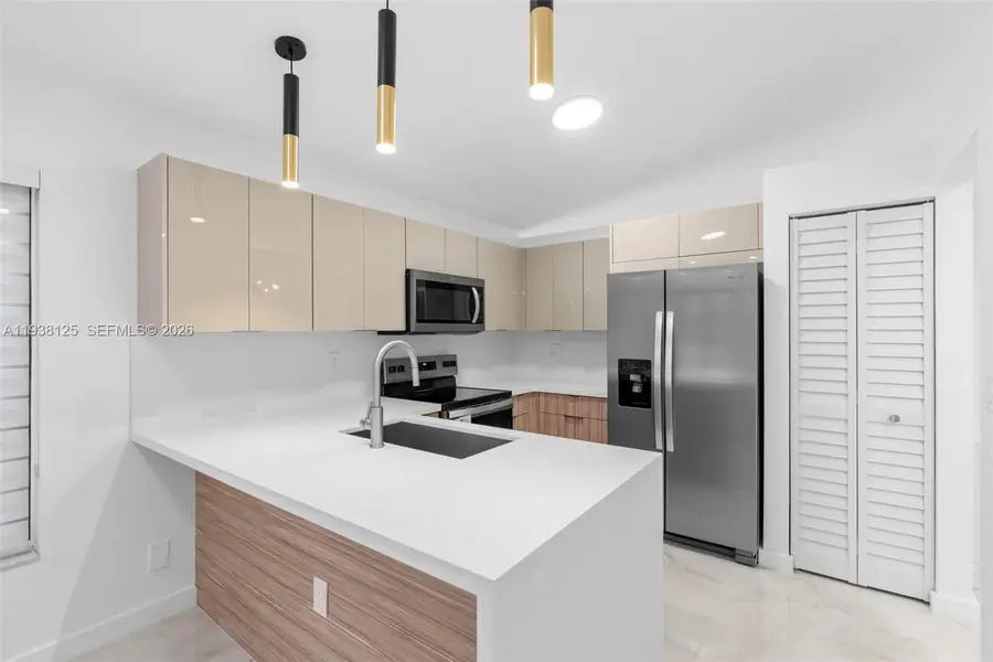 8340 NW 193rd Ln, Hialeah, FL 33015 - Image #2