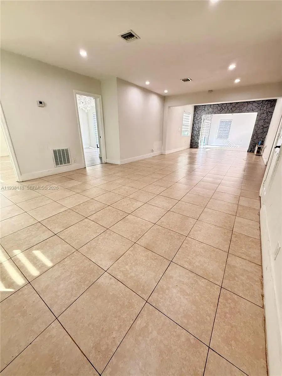 1530 N 56th Ave, Hollywood, FL 33021 - Image #3