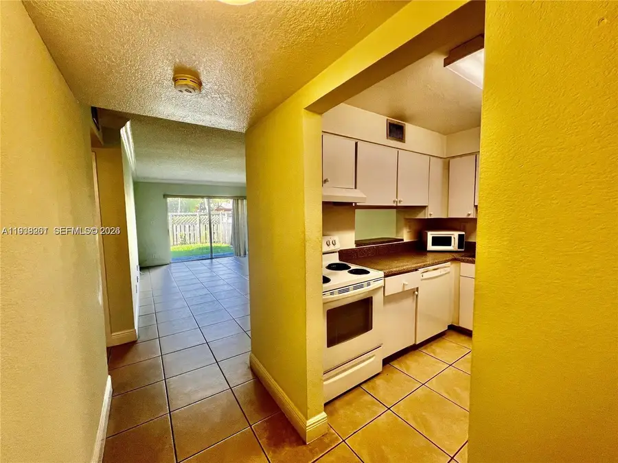 5201 Geneva Way #109, Doral, FL 33166 - Image #3