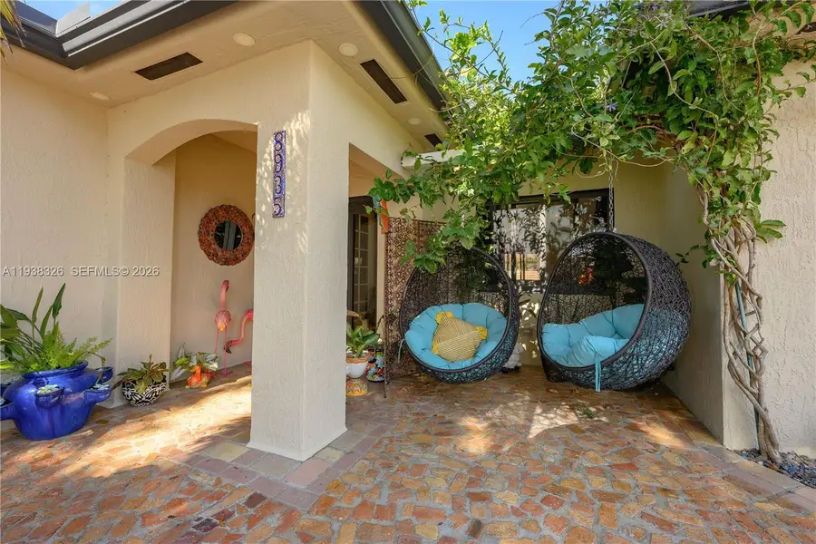 8935 NW 164th St, Miami Lakes, FL 33018 - #3