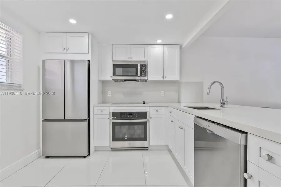 100 Edgewater Dr #204, Coral Gables, FL 33133 - Image #3