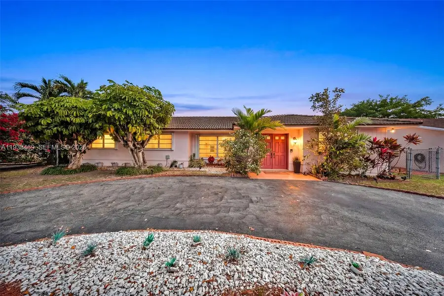 521 SW 99th Ave, Miami, FL 33174 - Image #2