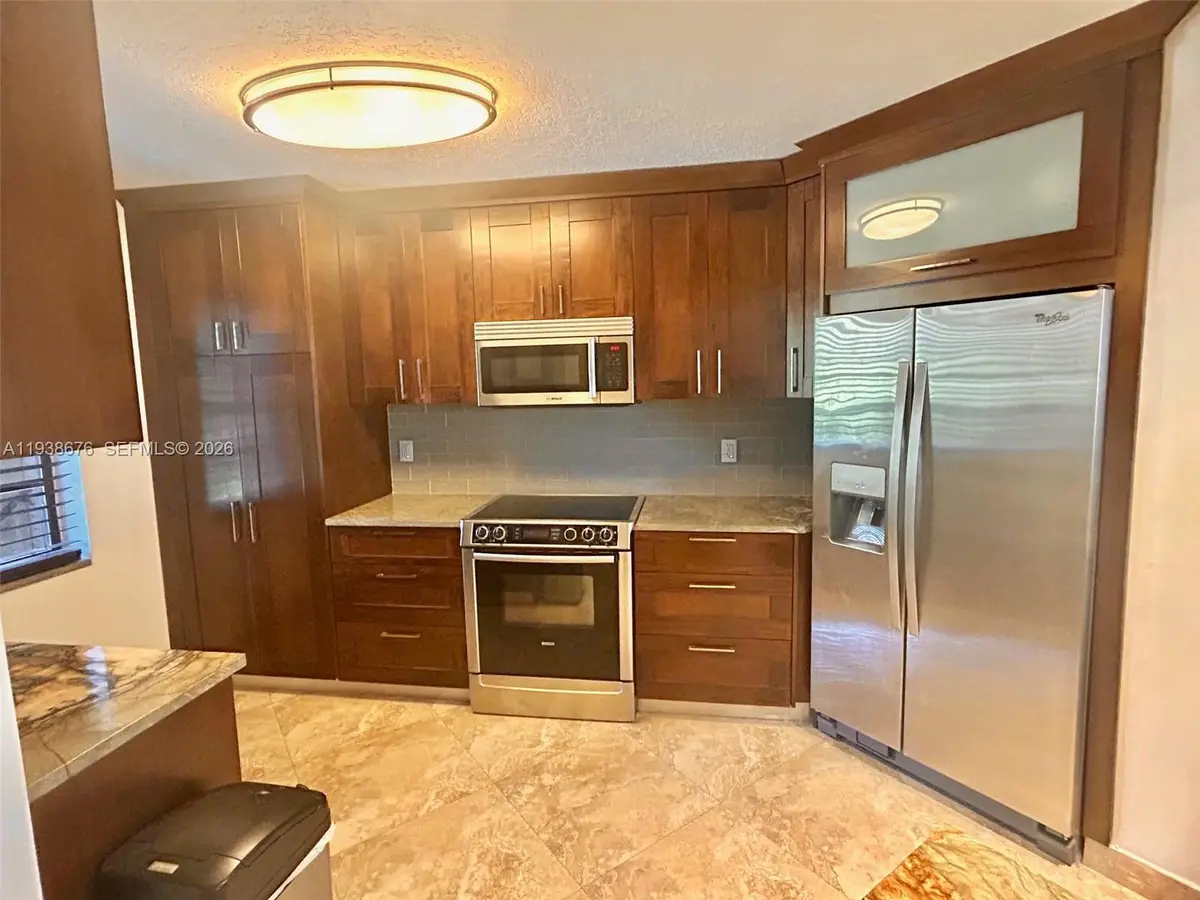 10501 W Broward Blvd #311, Plantation, FL 33324 - Image #1