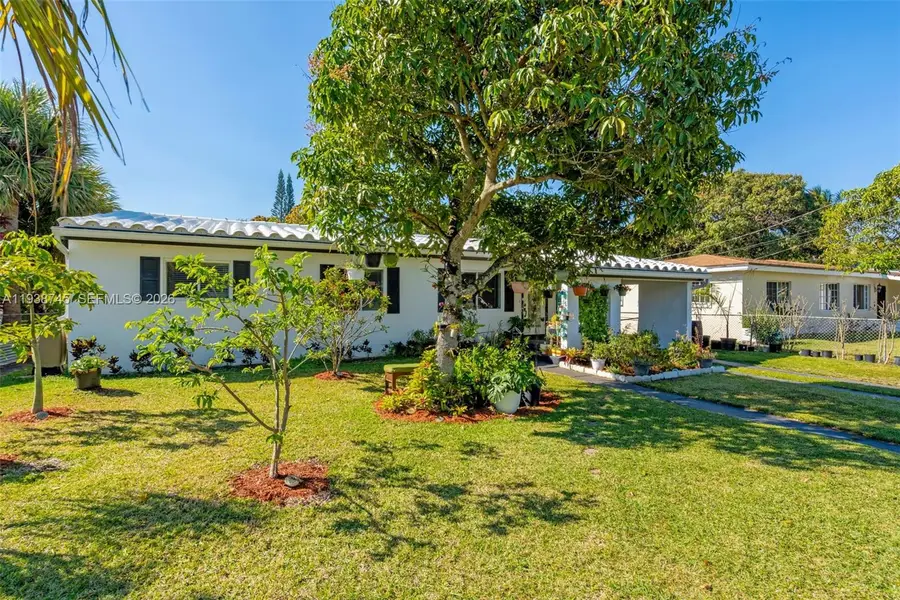 1522 NE 148th St, Miami, FL 33161 - #2