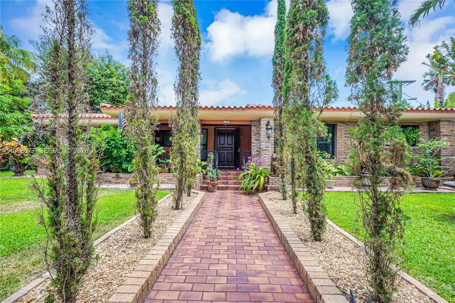 110 W Shore Dr W, Miami, FL 33133 - Image #3