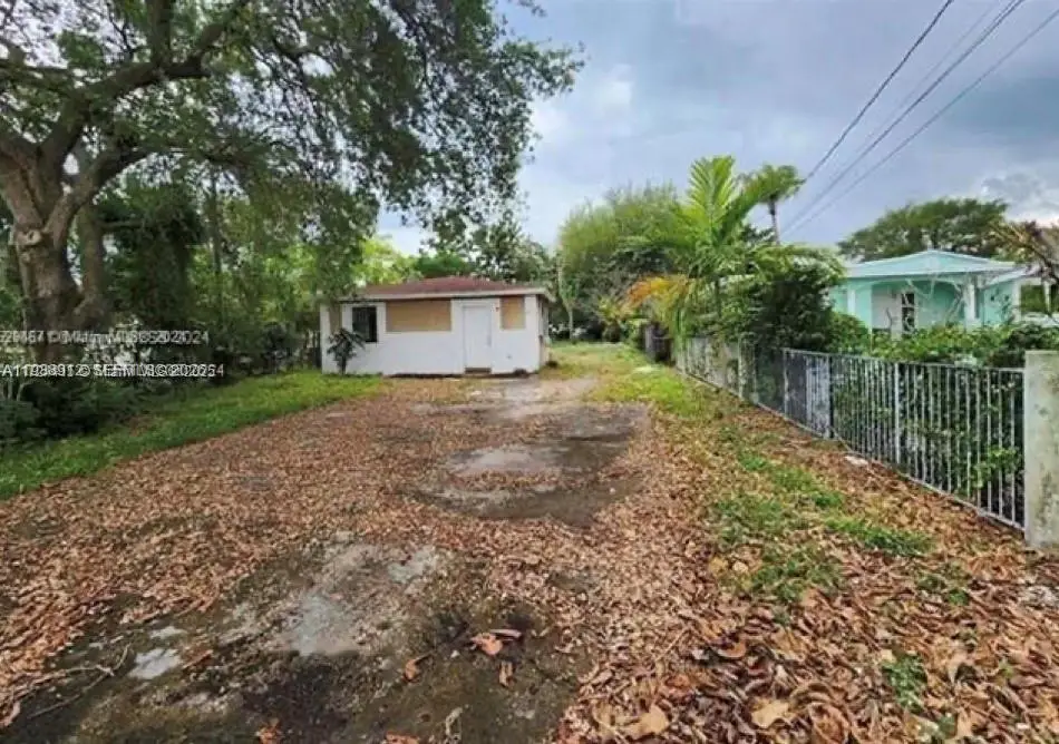 420 NW 96th St, Miami, FL 33150 - Image #1