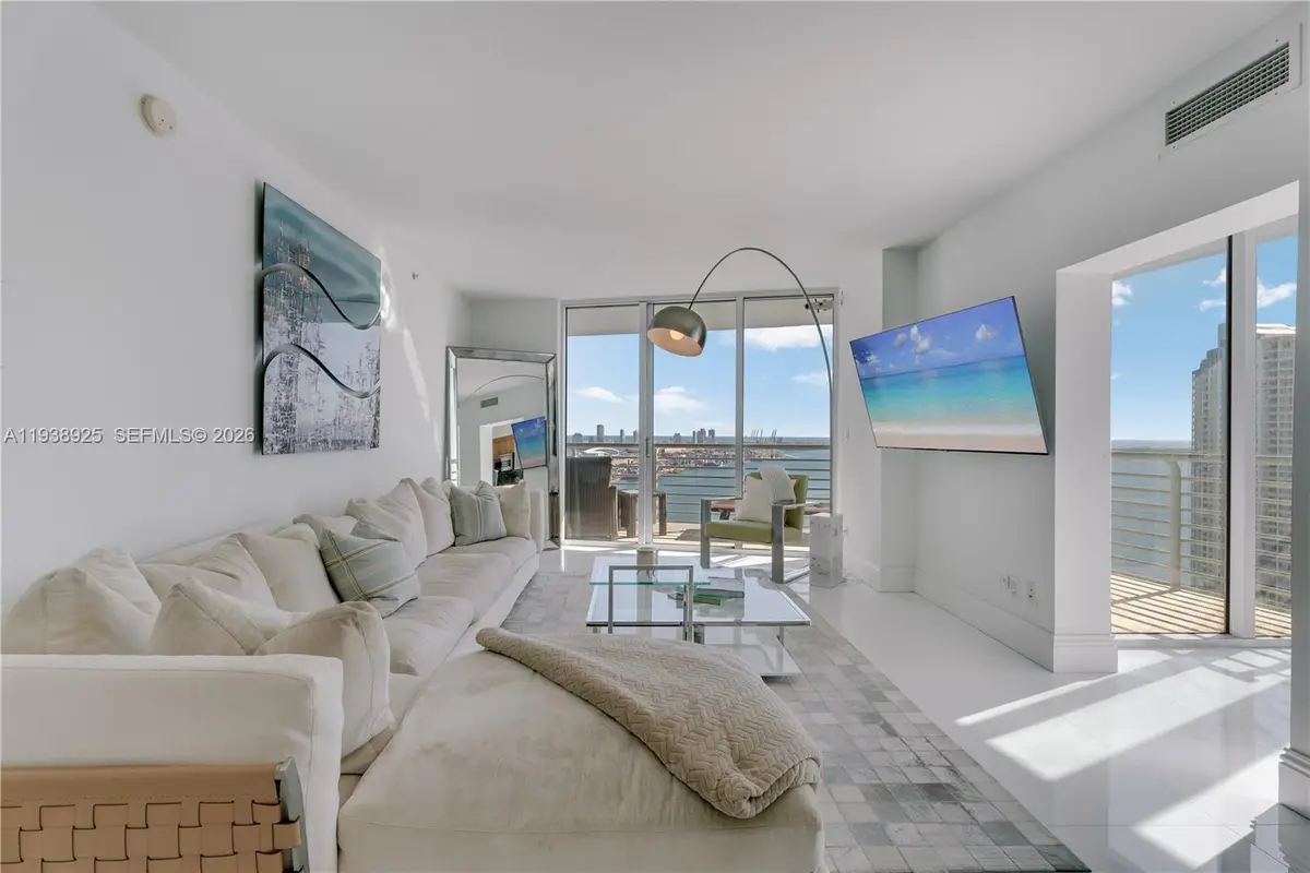 325 S Biscayne Blvd #3723, Miami, FL 33131 - Image #1